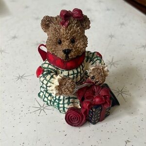 Vintage Limited Edition Heart Patch Place Young’s Incorporated Resin Bear